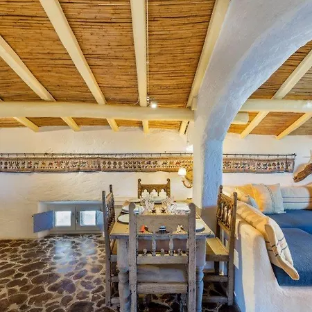 Charming Il Glicine A Holiday home San Pantaleo