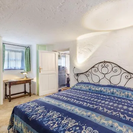 Charming Il Glicine A Holiday home