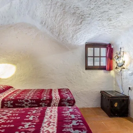 Charming Il Glicine A Holiday home *