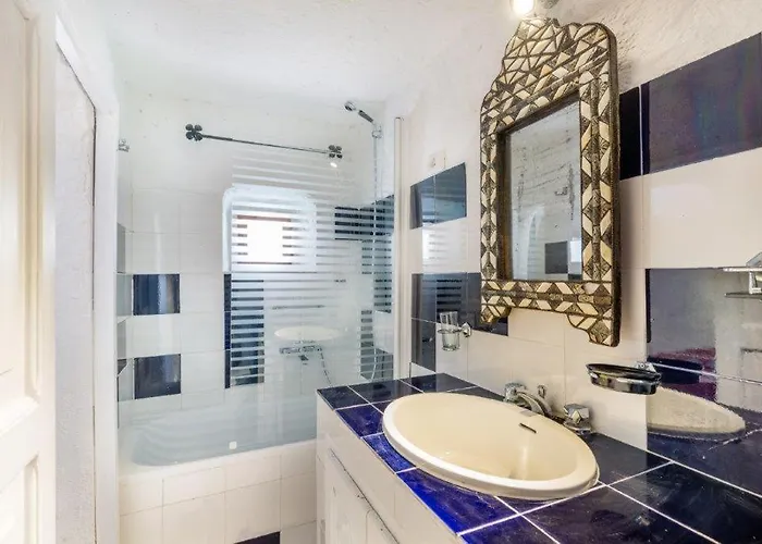 בית נופש Charming Il Glicine A סן פנטלאו